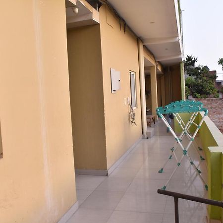 Hotel International & Restaurant Amethi Екстер'єр фото