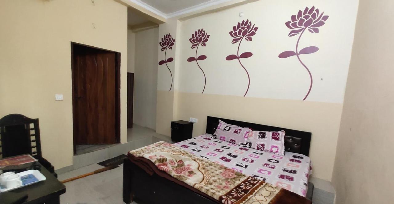 Hotel International & Restaurant Amethi Екстер'єр фото