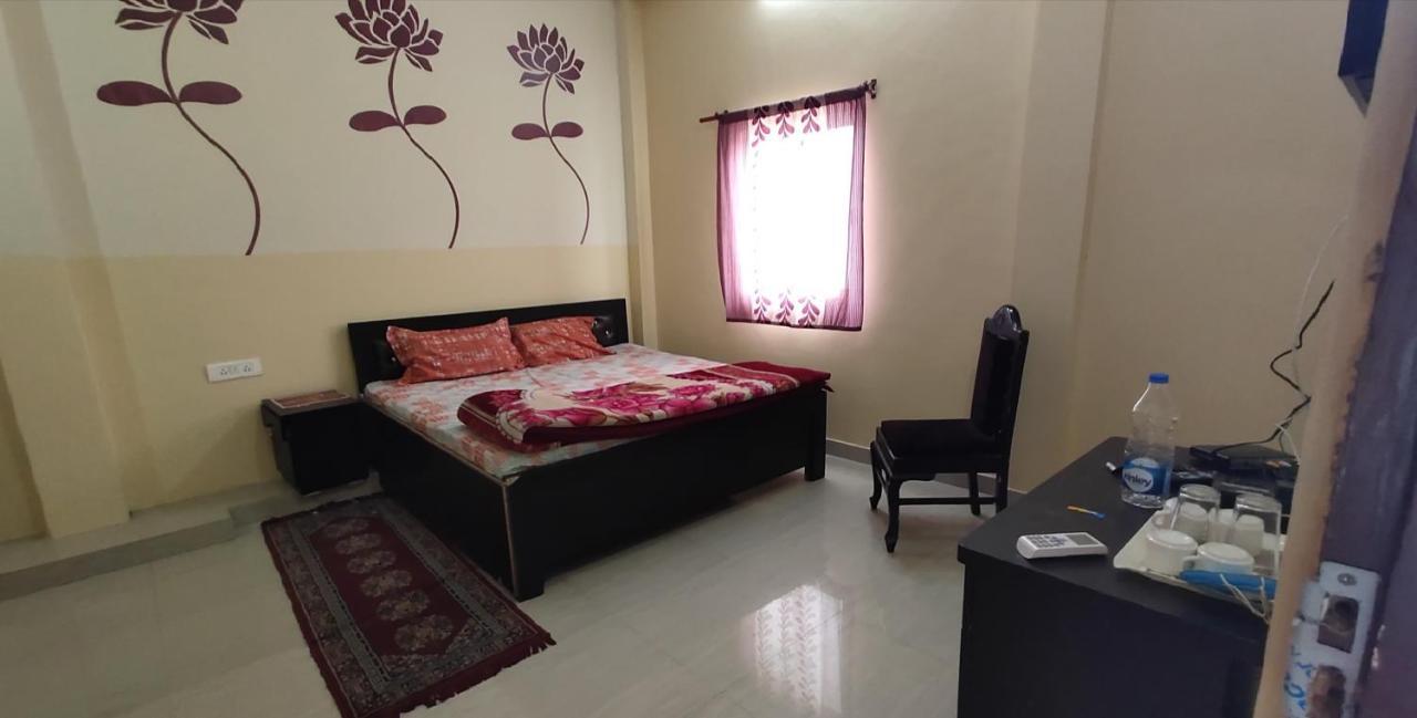 Hotel International & Restaurant Amethi Екстер'єр фото
