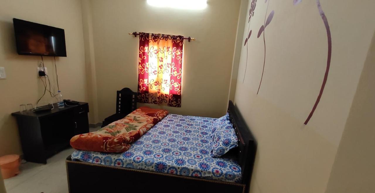 Hotel International & Restaurant Amethi Екстер'єр фото
