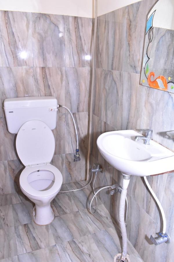 Hotel International & Restaurant Amethi Екстер'єр фото