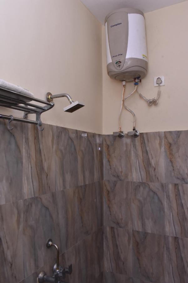 Hotel International & Restaurant Amethi Екстер'єр фото