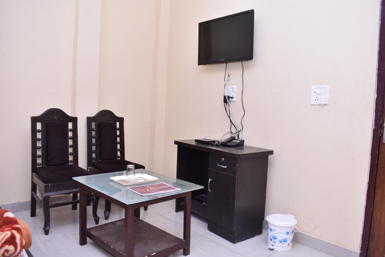 Hotel International & Restaurant Amethi Екстер'єр фото